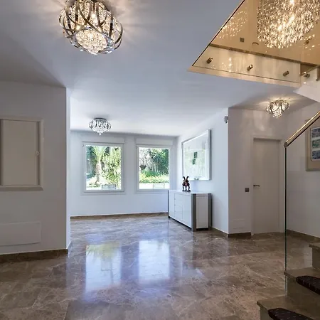 Luxus Villa *