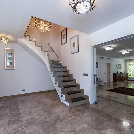 Luxus Villa *